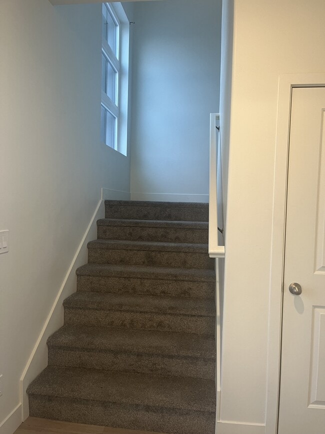 Building Photo - 862 W 480 S