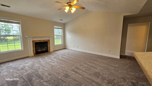 Building Photo - 3030 E Stillwater Landing