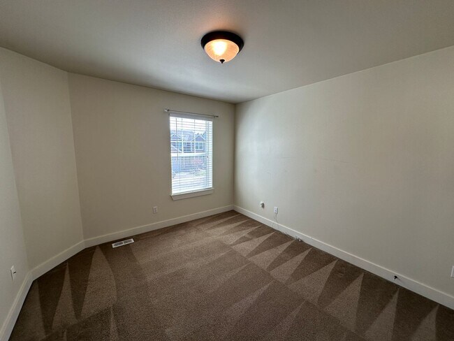 Building Photo - 4219 Cashmere Dr NE