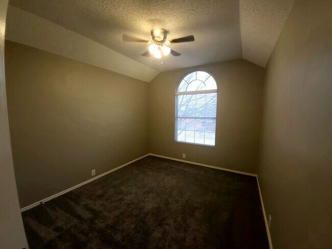 Building Photo - 3606 Creekstone Ct