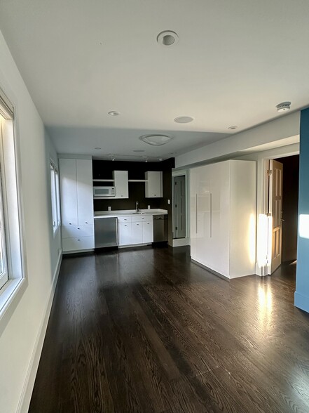 Building Photo - 46 Culebra Ter