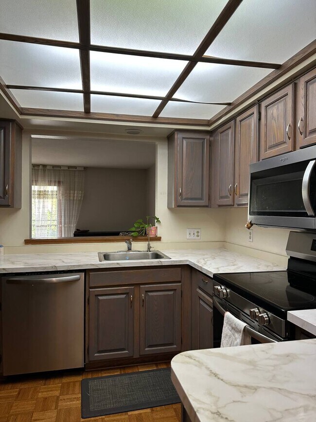 Building Photo - 1174 Hidden Ridge Rd