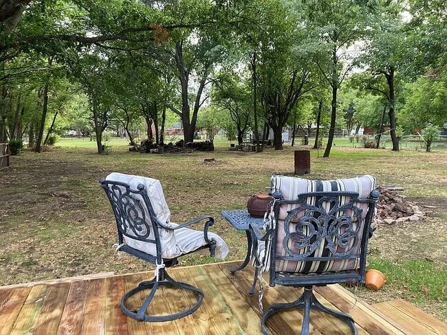 Building Photo - 211 Davidson Dr