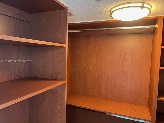 Building Photo - 2501 S Ocean Dr