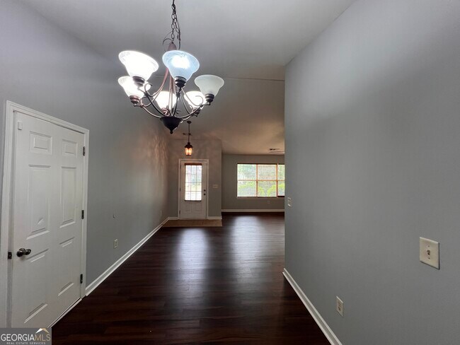 Building Photo - 63 Camden Way