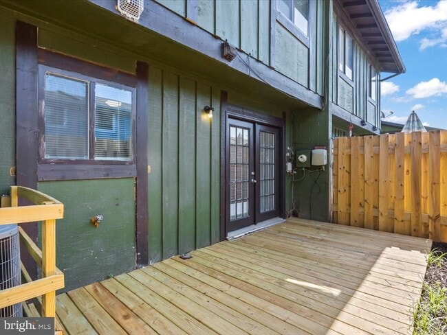 Building Photo - 8633 Madera Ct