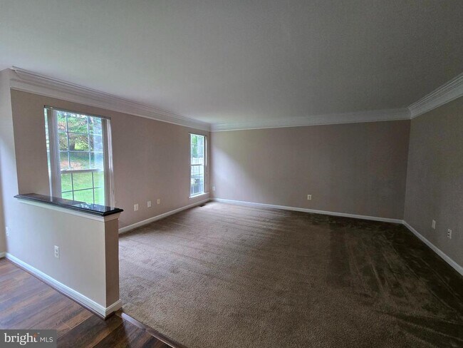 Building Photo - 832 Fox Den Rd