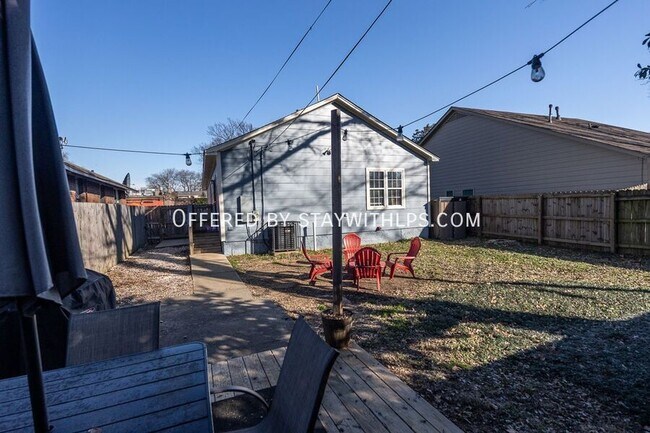 Building Photo - 1449 Lyndale Ave