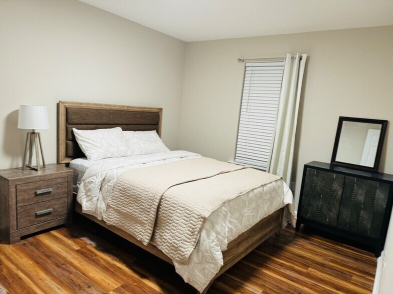 Building Photo - 700 Mossburn Ct