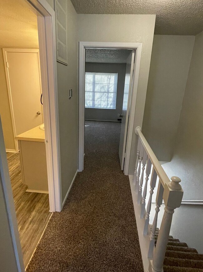 Building Photo - 2 BEDROOM CONDO BY UNT