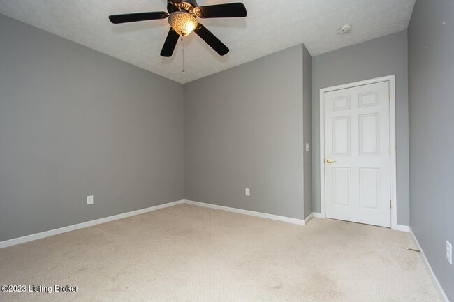 Building Photo - 2704 Bradford Commons Dr