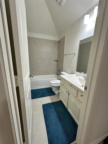 Building Photo - 3003 Charles Dr