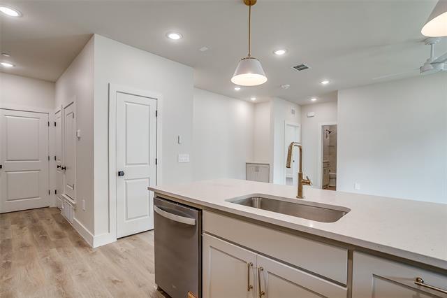 Building Photo - 408 Foch St