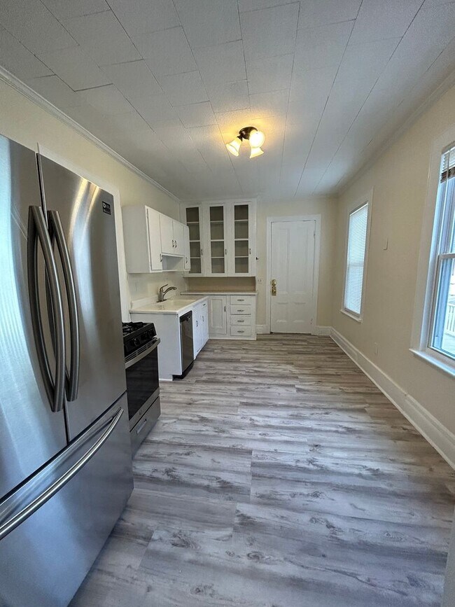 Building Photo - 205-207 Berkeley St