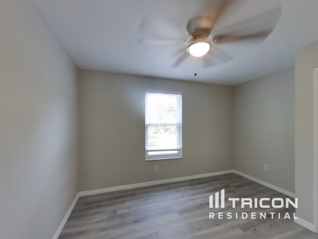 Building Photo - 715 Grand Canyon Dr