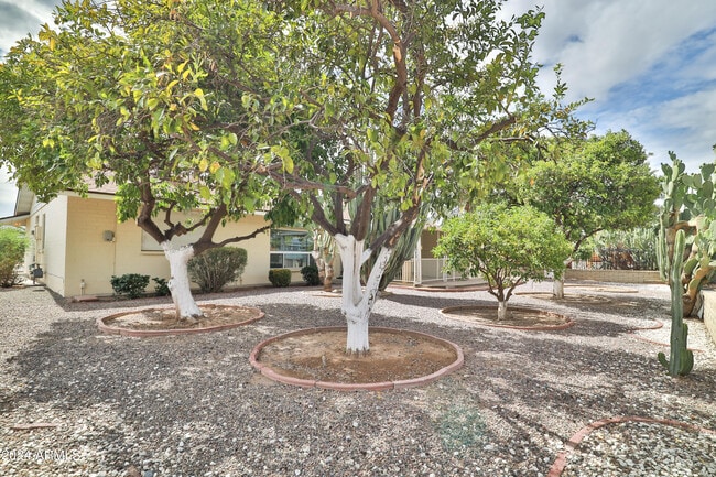 Building Photo - 9860 N 105th Ave