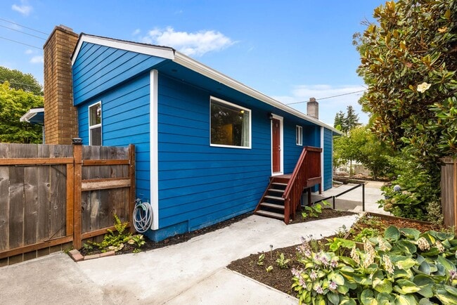 Building Photo - 7035 16th Ave SW