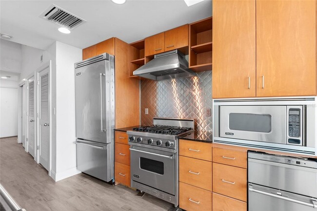 Building Photo - DOWNTOWN TAMPA CONDO!!
