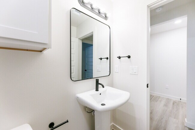 Building Photo - Beautiful New Construction Near New Frenship Schools!