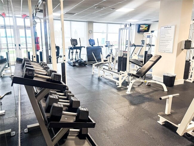 Building Photo - 3140 S Ocean Dr