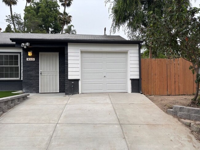 Building Photo - 4315 Bonillo Dr