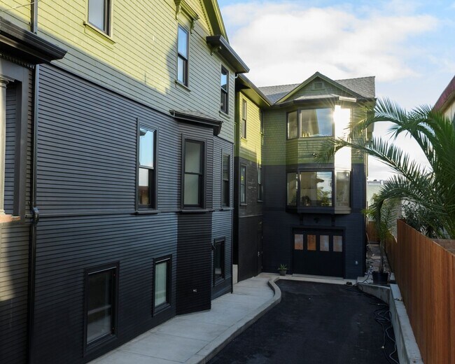 Building Photo - Viewing Schedule: Please call Shami at (415) 225-2543 to schedule a viewing.