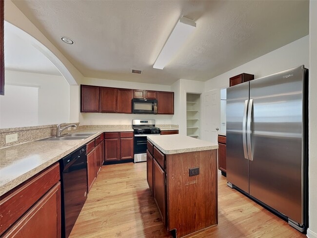 Building Photo - 2710 Bammelwood Dr