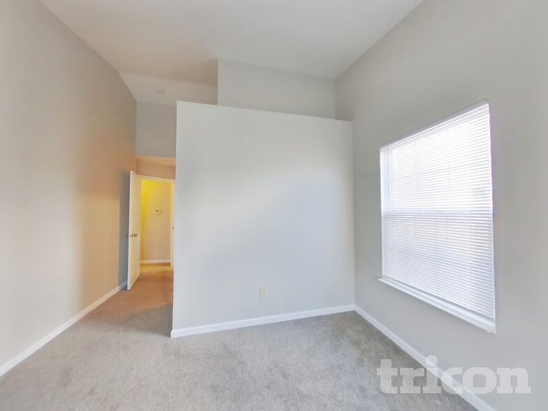 Building Photo - 710 Montezuma Express Dr