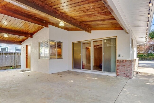 Building Photo - 515-517 K St