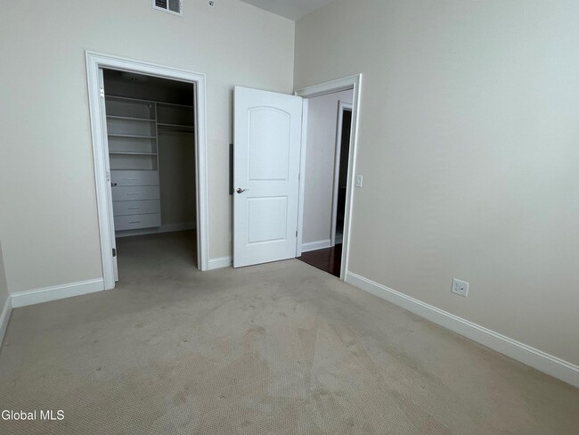 Building Photo - 233 Lake Ave