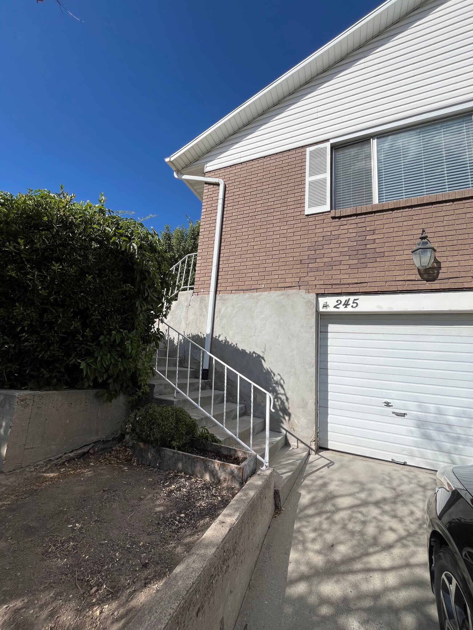 Front - 245 Cherry Hill Dr
