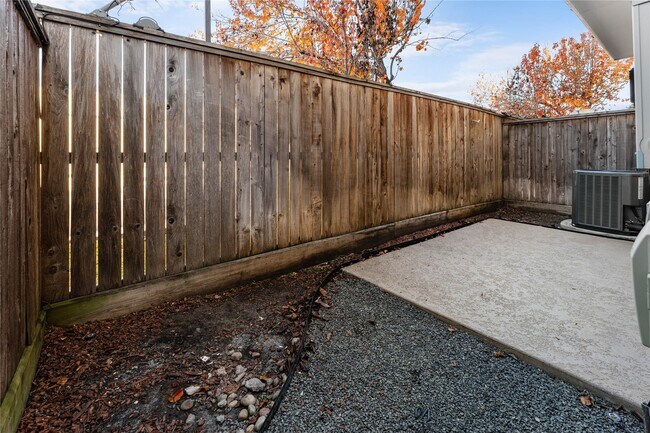 Building Photo - 2720 Church Wood Dr