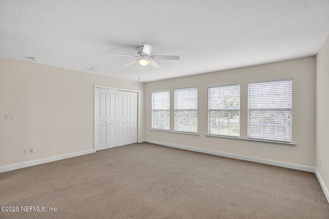 Building Photo - 1761 Highland View Dr