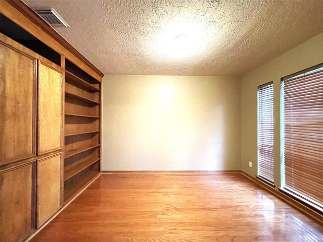 Building Photo - 1606 Bay Berry Ln