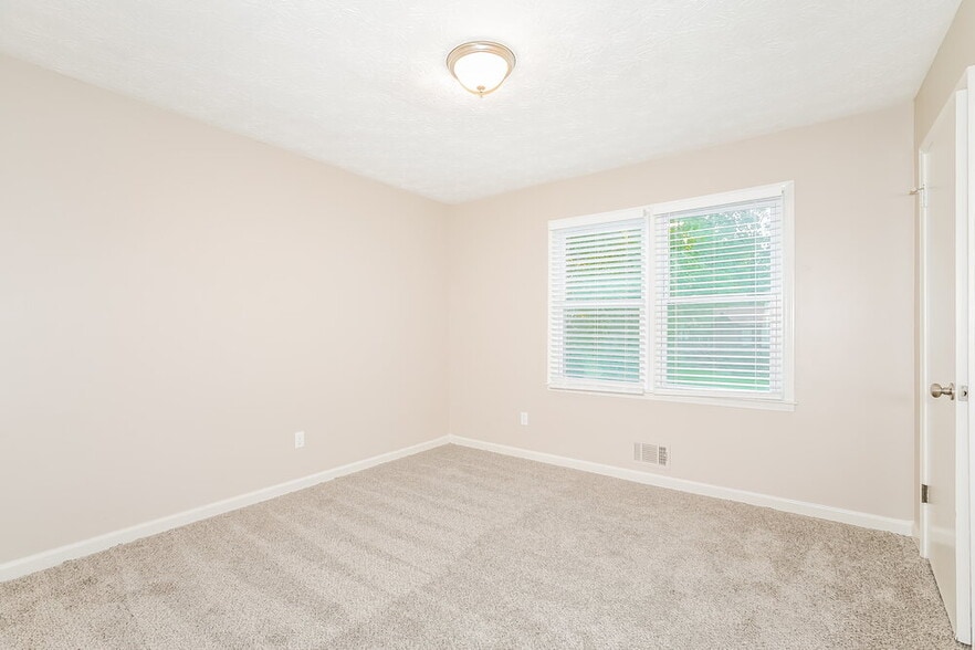Building Photo - 3872 Cloudland Dr