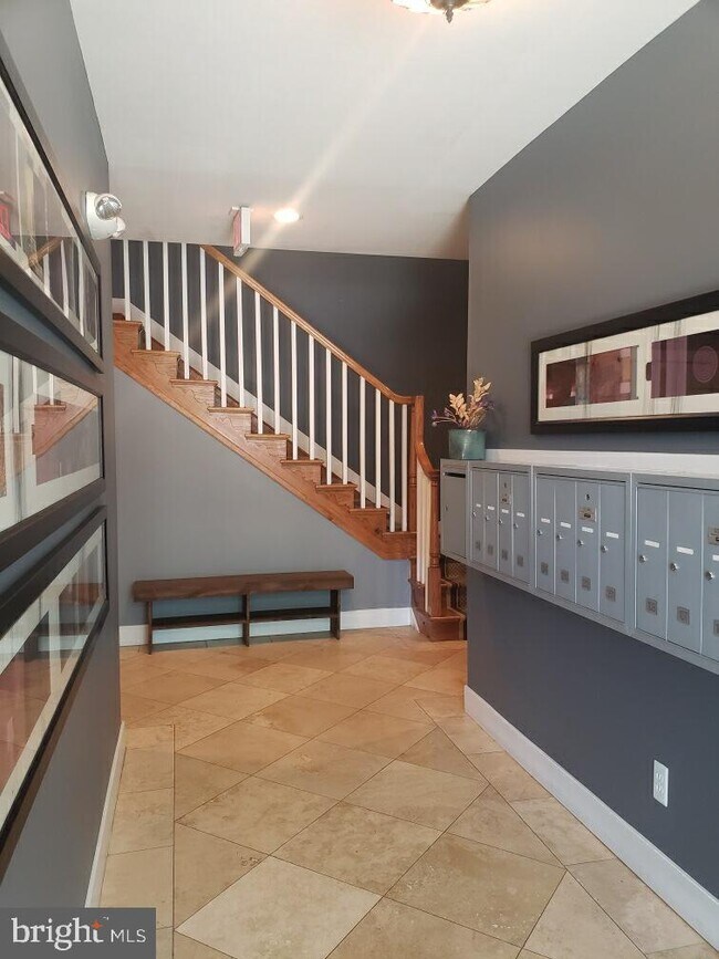 Building Photo - 2 17th St SE