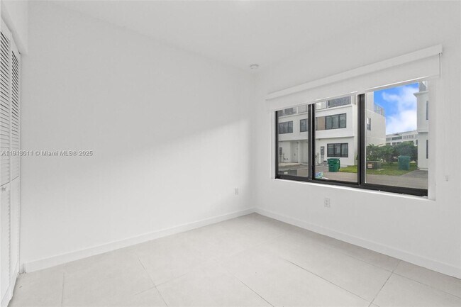 Building Photo - 26126 SW 146th Ave