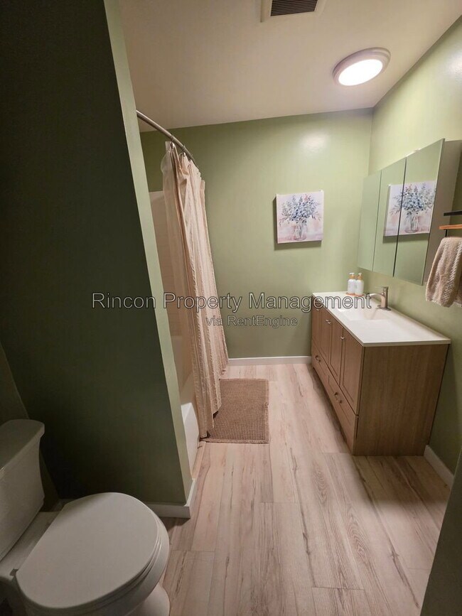 Building Photo - 8566 Truckee Dr