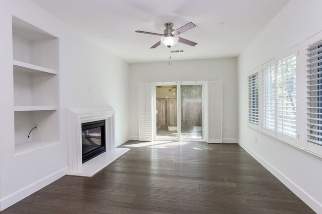Building Photo - 4 Bed / 3 Bath San Bruno home in highly de...