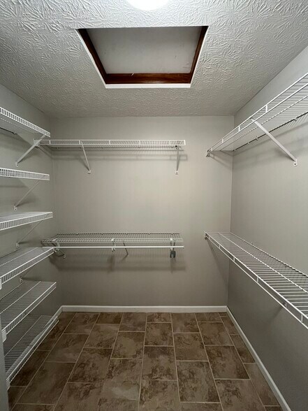 Building Photo - 208 Caswell Dr