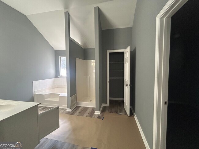 Building Photo - 6263 Shell Dr SW