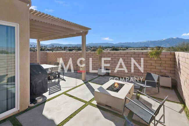 Building Photo - Gorgeous 2-Story 4-Bedroom Home with Loft ...