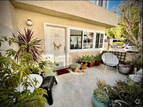 Building Photo - Furnished 2 bed 2 bath Calabasas condo!