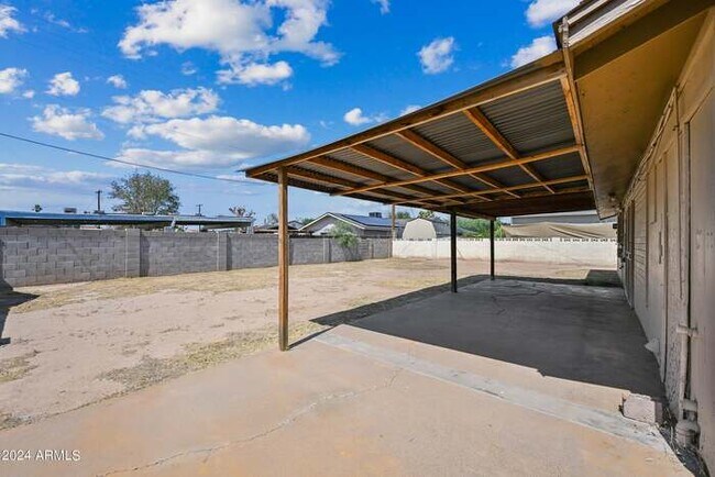 Building Photo - 3 bedroom