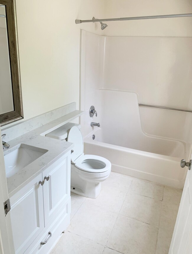 Building Photo - 13 N Crossings Cir