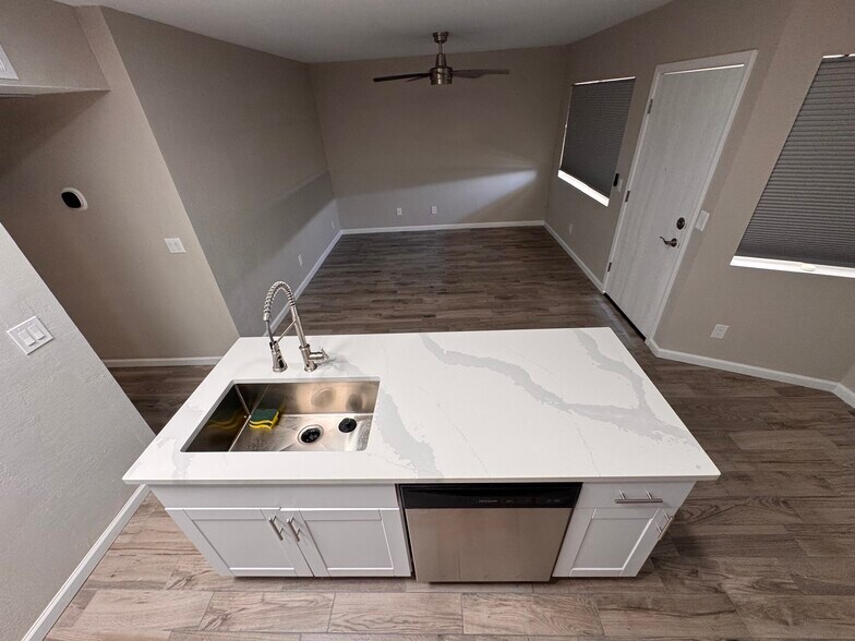 Island - 4172 N Western Winds Dr