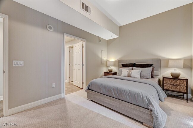 Building Photo - 150 S Las Vegas Blvd