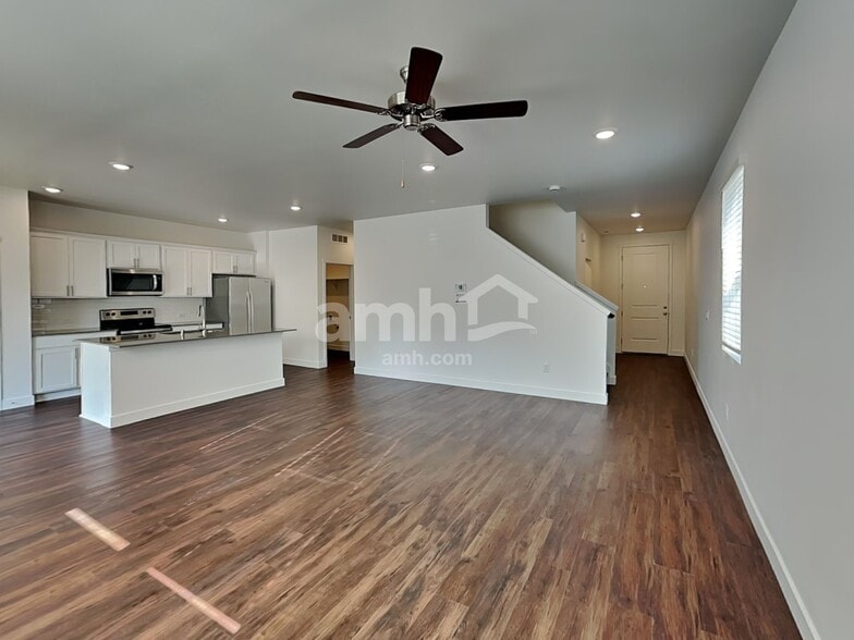 Building Photo - 4922 86th Ave NE