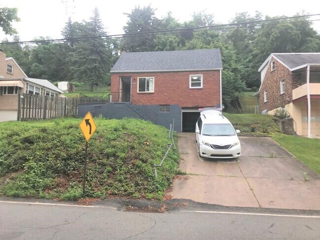 Primary Photo - Mount Troy Road 2878