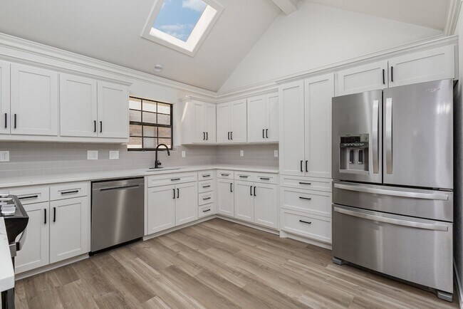 Building Photo - 922 Sycamore Creek Rd